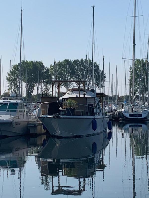 Magnifique Bateau Maison Hotel Ouistreham Exterior photo
